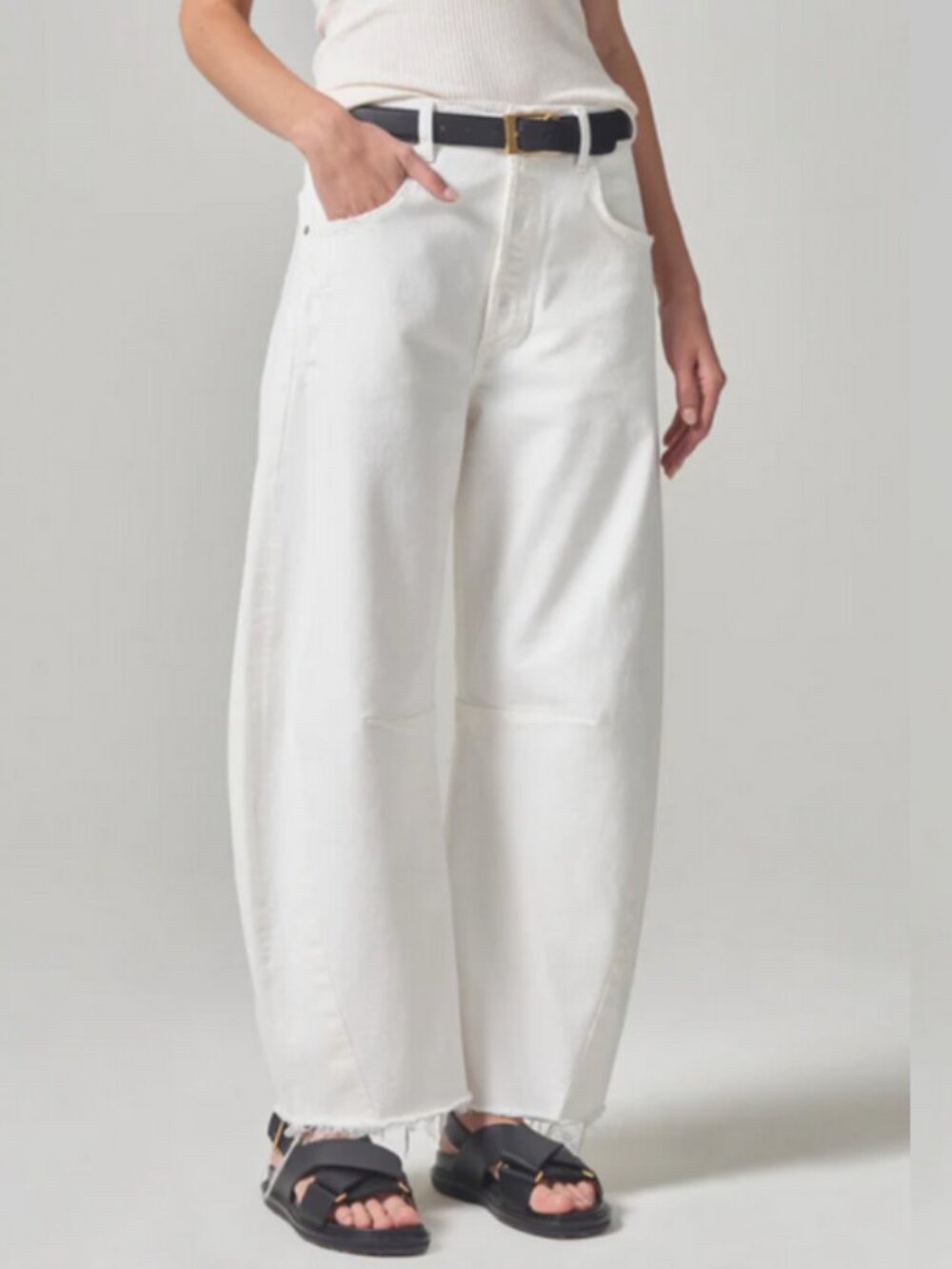 Horseshoe Jeans from Citizens of Humanity in white size 25
